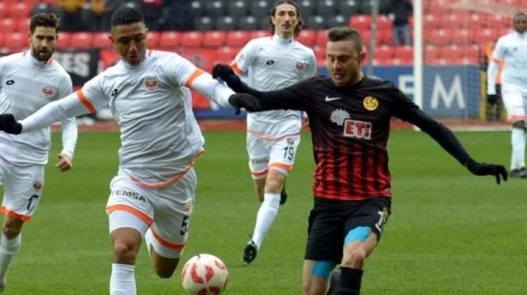 Adanaspor, Es Es'i geriden gelip yıktı