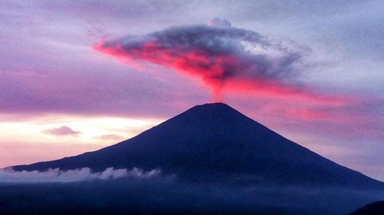 Bali Adası'nda Agung Yanardağı'ndaki hareketlilik