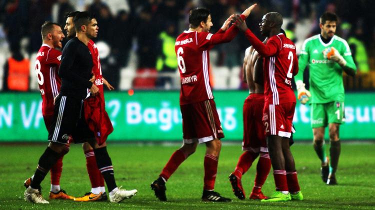 Beşiktaş Sivas'ta yıkıldı!