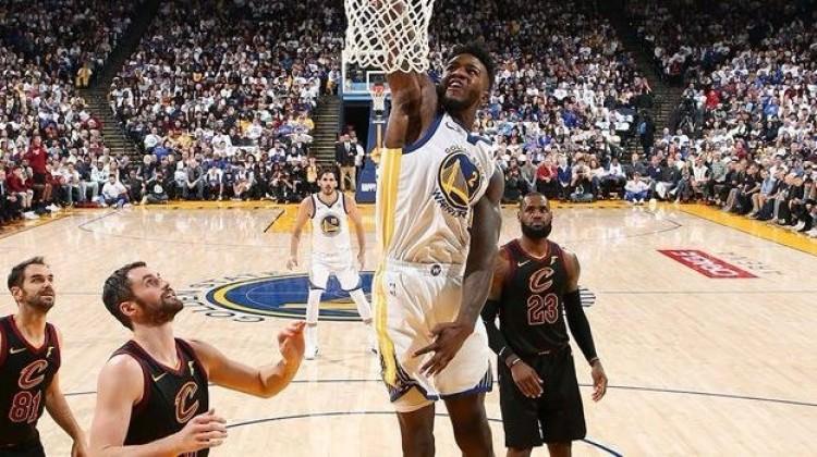 Gecenin maçında Warriors, Cavaliers'ı devirdi!