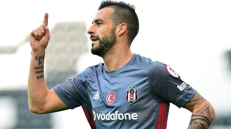 Negredo transferinde imza an meselesi!