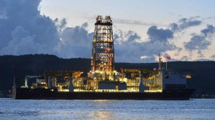 Deepse, savaş gemileri eşliğinde geldi