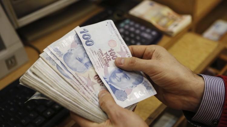Otomobil fiyatlarında 13 bin liraya varan indirim