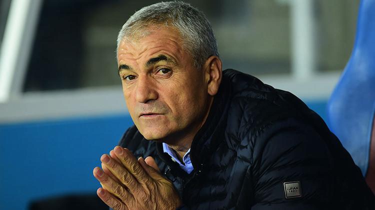 Rıza Çalımbay'dan iki kadro dışı!
