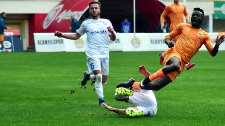 Alanyaspor Sackey'le kazandı!