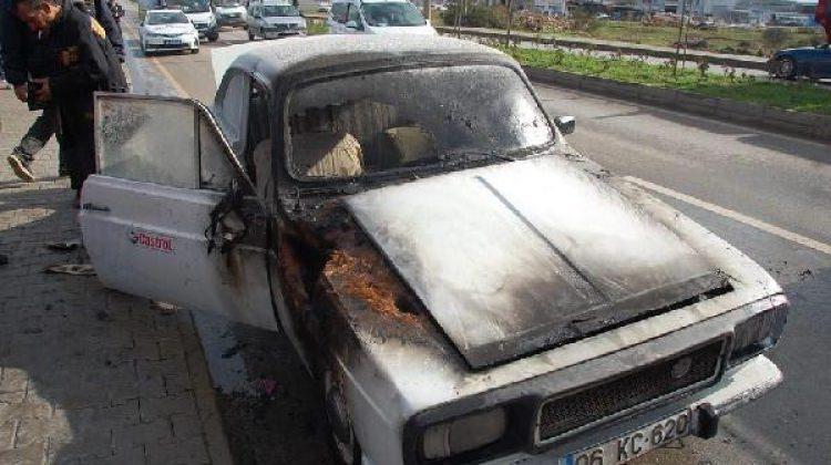 Aydın'da seyir halindeki otomobil yandı