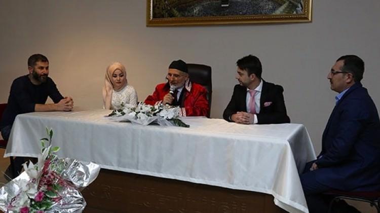 Bayburt'ta müftü ilk kez nikah kıydı