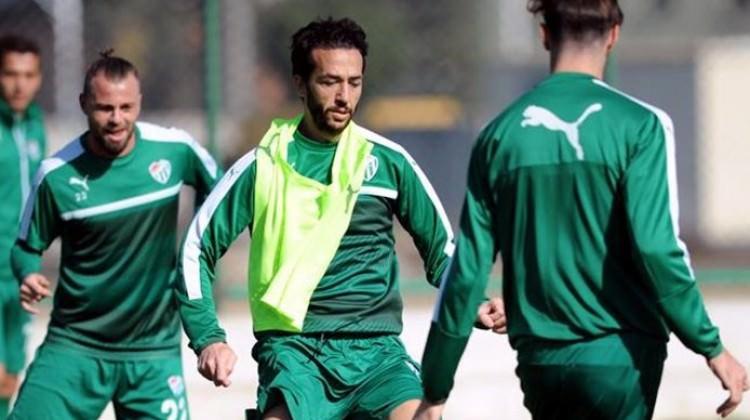 Bursaspor'da ayrılık! Sözleşmesi feshedildi!