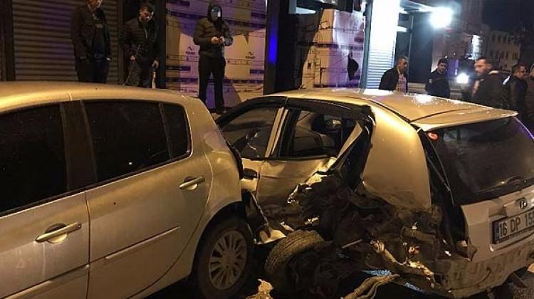 Park halindeki 7 araca çarptı!