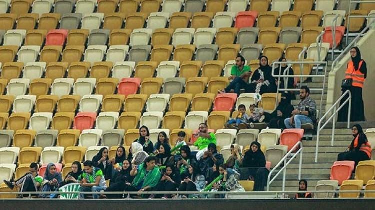 Suudi Arabistan'da kadınlar ilk kez tribünde