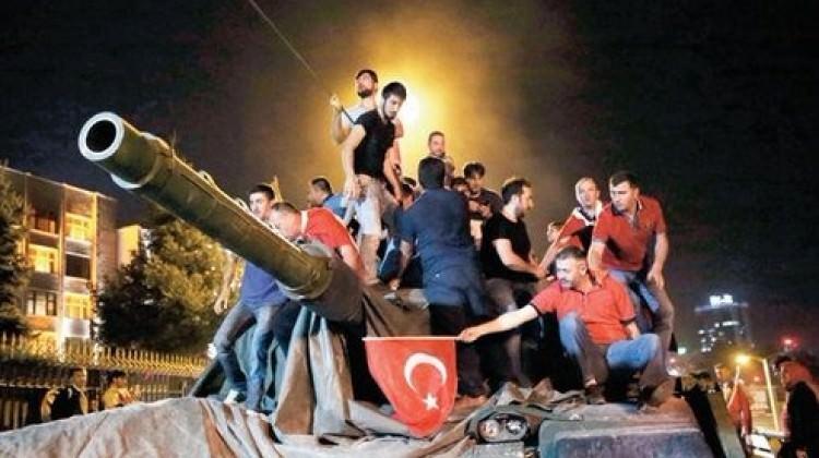 '15 Temmuz' için yazılan şiir büyük ilgi gördü