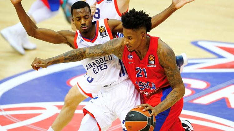 Anadolu Efes Rusya'da fena dağıldı!