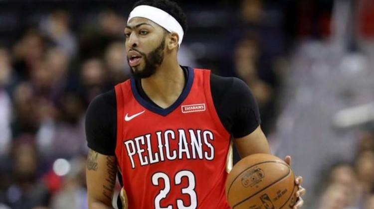 Anthony Davis uçuşta! Yine yaptı...