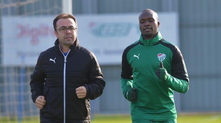 Bursaspor'da Sow ilk antrenmanına çıktı