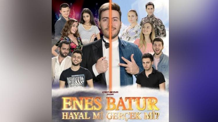 Başka bir dünya - filmin aktörleri ve arsa Başka bir dünya - filmin aktörleri ve arsa