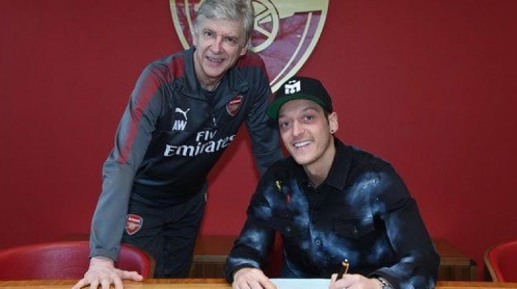 Mesut Özil resmen imzaladı!