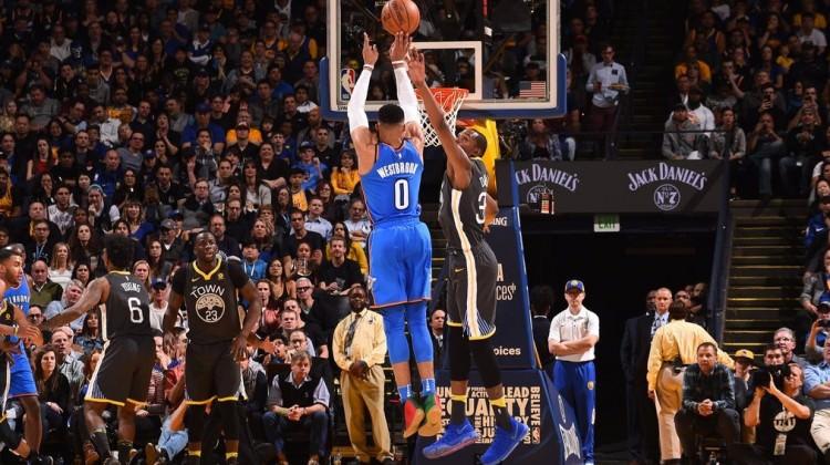 Westbrook, Durant'i deplasmanda yıktı!