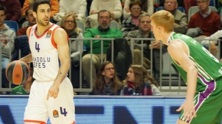 Anadolu Efes, İspanya'da yıkıldı