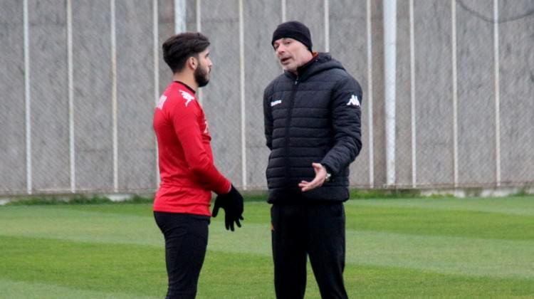 Engin İpekoğlu: Hakemler büyük hatalar yapıyor
