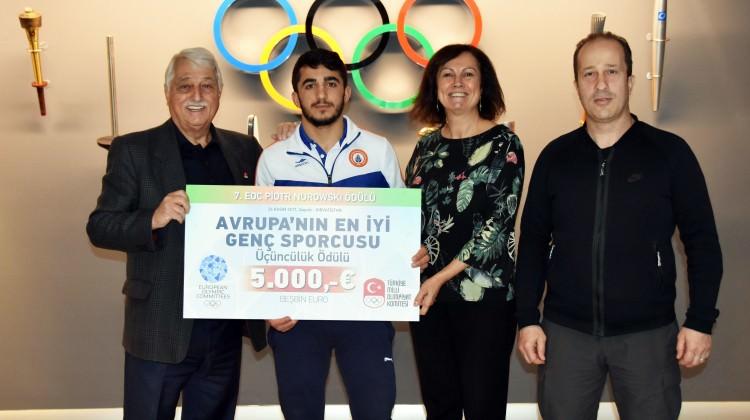 İBB'nin milli sporcusu Avrupa'nın en iyisi seçildi