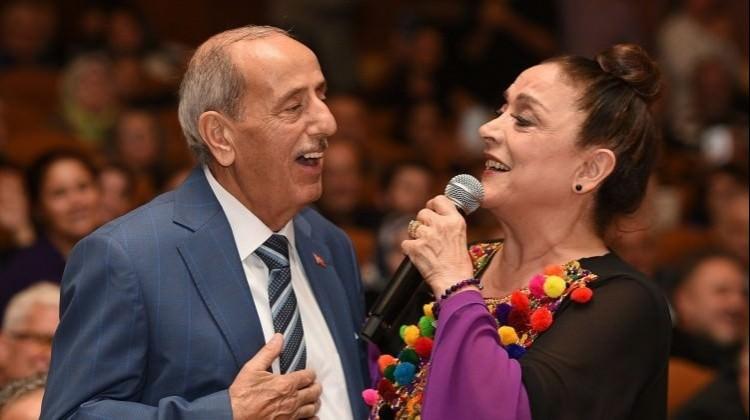 Usta sanatçıdan kötü haber! Hastaneye kaldırıldı