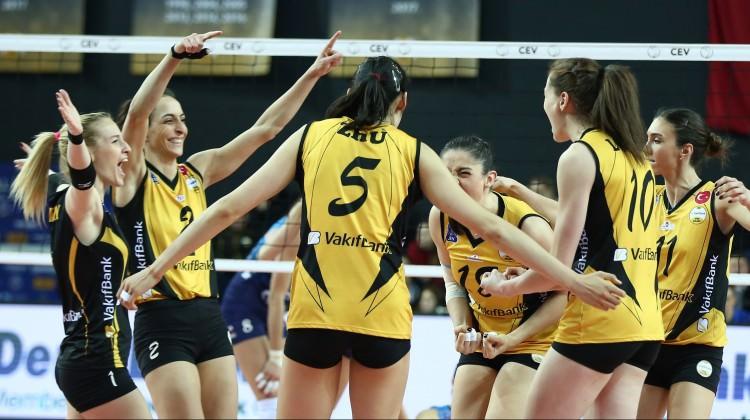 VakıfBank, yenilgisiz liderliğini korudu