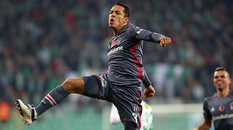 Adriano'ya dudak uçuklatan teklif! Cevabı ise...