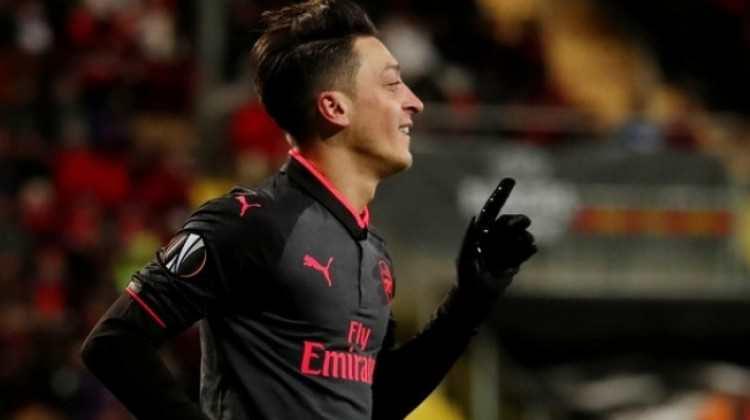 Arsenal Östersunds'un havasını indirdi