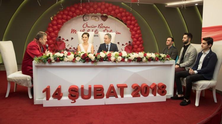 Çocuklar anne babalarının nikah şahidi oldu