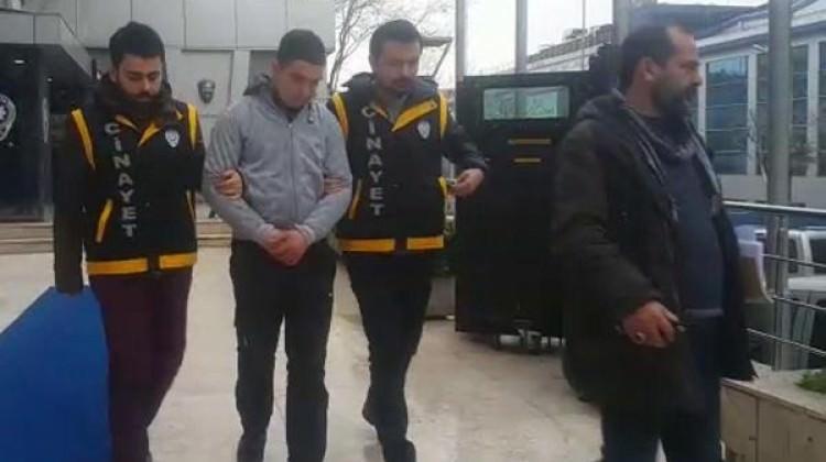 İnternet kafede kalbinden bıçaklandı!