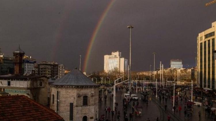 İstanbul'da gökkuşağı sürprizi