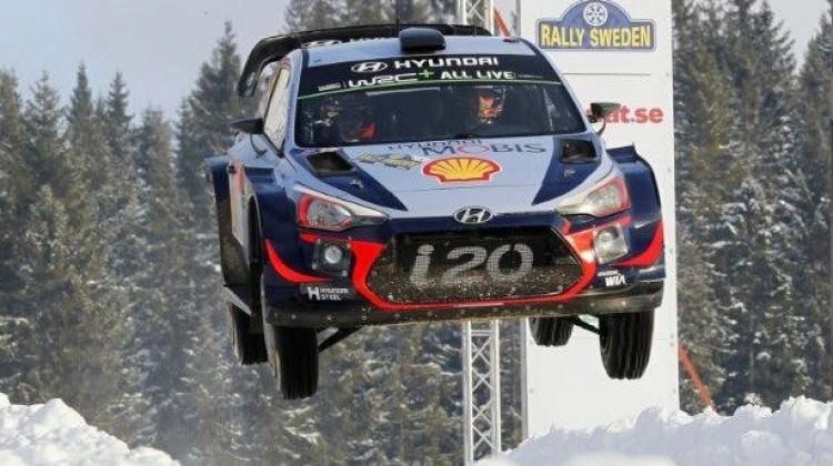 İsveç'te zafer Thierry Neuville'in!
