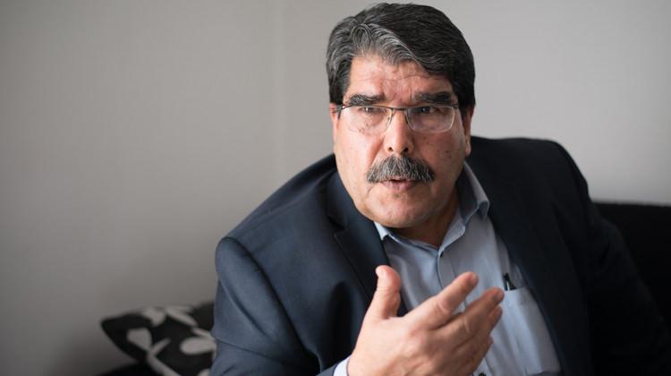 Müslüm ortaya çıktı! Yine atıp tuttu