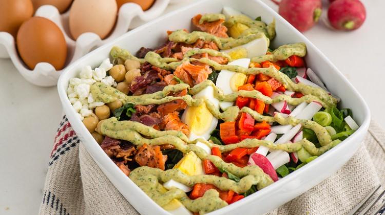 Somunlu yumurtalı salata tarifi