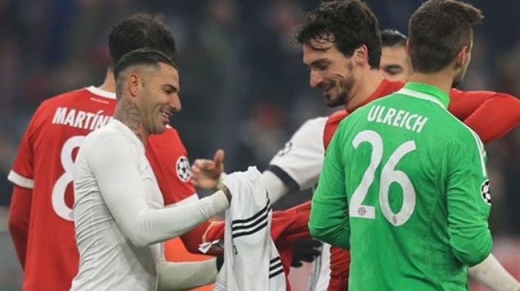 Maç bitti Quaresma'nın yanına koştular!