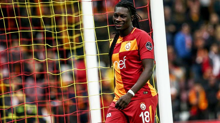 Rekorların adamı Gomis! Durmuyor...