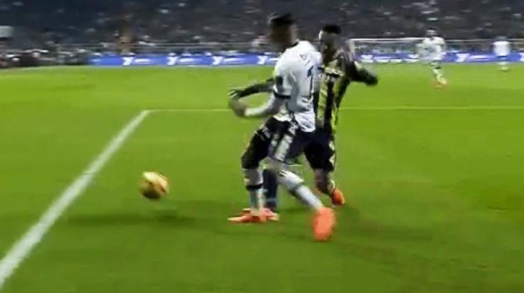 Cüneyt Çakır'ın kararı olay oldu! Penaltı...