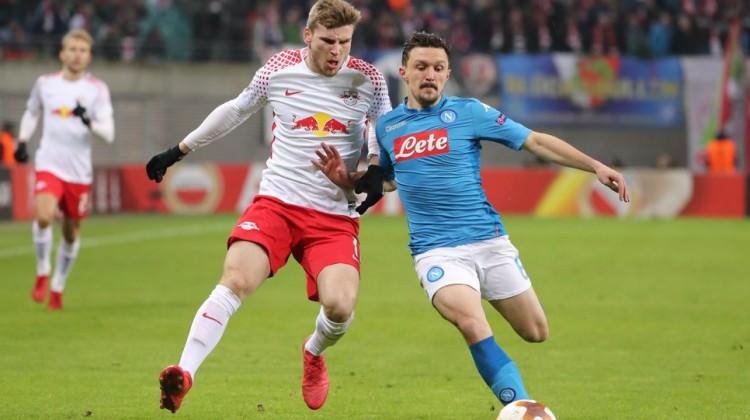 Napoli 2 fark attı, Leipzig turladı