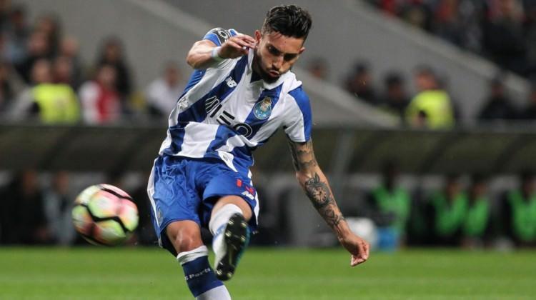 Porto'da Alex Telles depremi