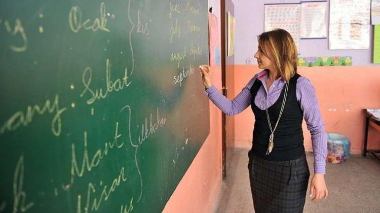 Sistem değişiyor! Öğretmenlere 4 yılda bir sınav