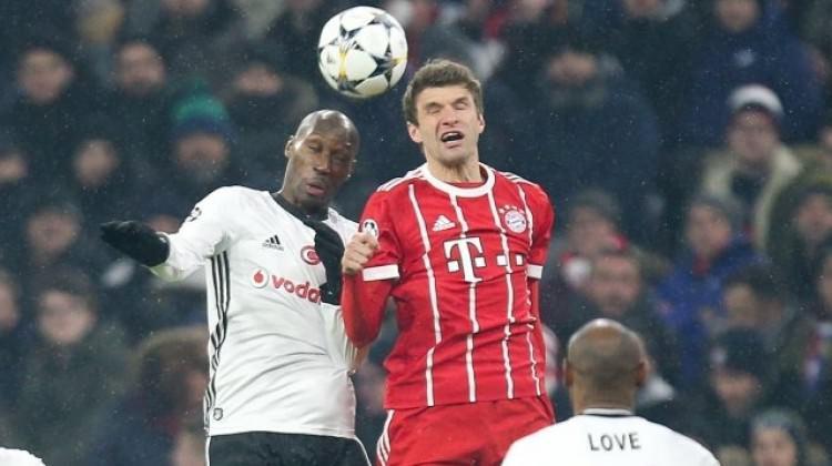 Thomas Müller, James Rodriguez'i sakatladı! Thomas Müller, James Rodriguez'i sakatladı!