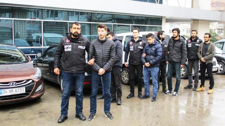 Derbiye meşale sokan taraftarlar serbest!
