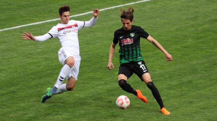 Kaleciden son dakika golü! 90+4'te attı!