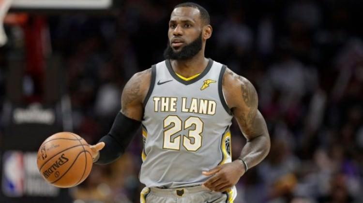 LeBron James tarihe geçti! İlk kez...