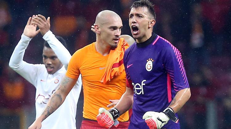 Muslera ve Maicon patladı: Türkiye'ye gelirken...