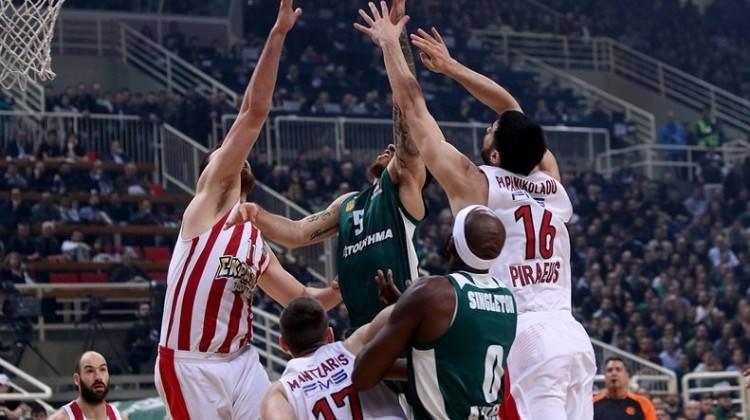 Pana'yı deviren Olympiakos play-off'u garantiledi