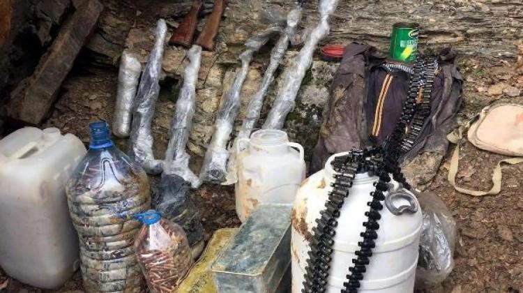 Tunceli'de PKK cephaneliği ele geçirildi