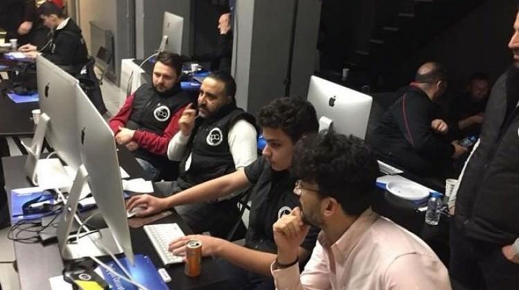 14 yaşında Türkiye'nin en genç pilotu oldu!
