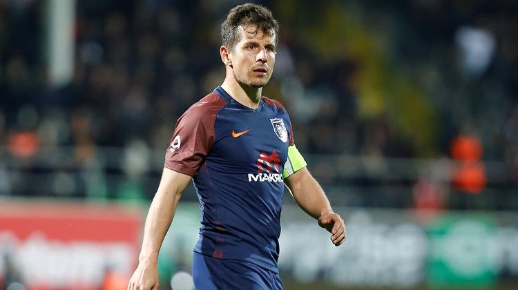 Beşiktaş maçı öncesi Başakşehir'de deprem!
