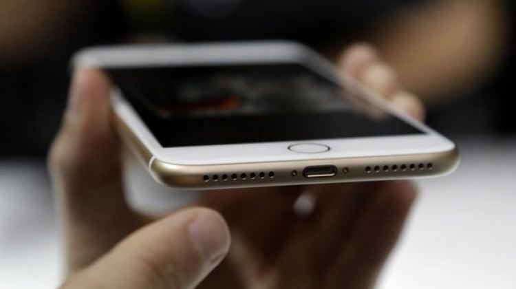 iPhone şarjı değişiyor! Eski modeller ne olacak?